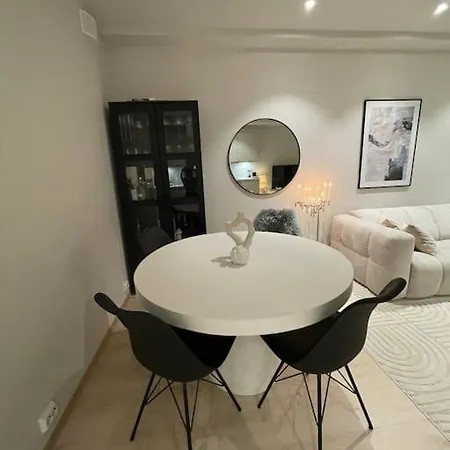 דירה Modern Luxury Apartment, Two Bedrooms And Two Big Beds